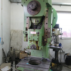 MACHINES FOR METAL