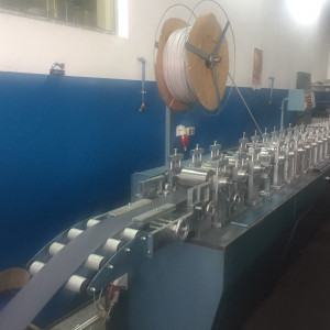 MACHINE FOR WINDOW BLINDS