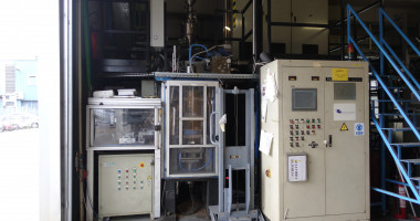 HYDRAULIC PRESS FOR PRESSING POWDER MATERIALS