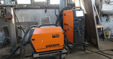 WELDING MACHINE