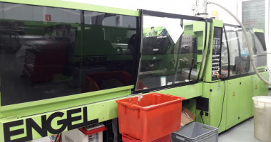 INJECTION MOULDING MACHINE ENGEL